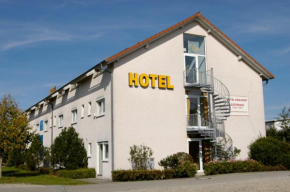  Hotel Karlshof  Карлсдорф-Нойтард
